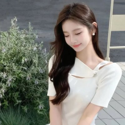 《女孩》封面